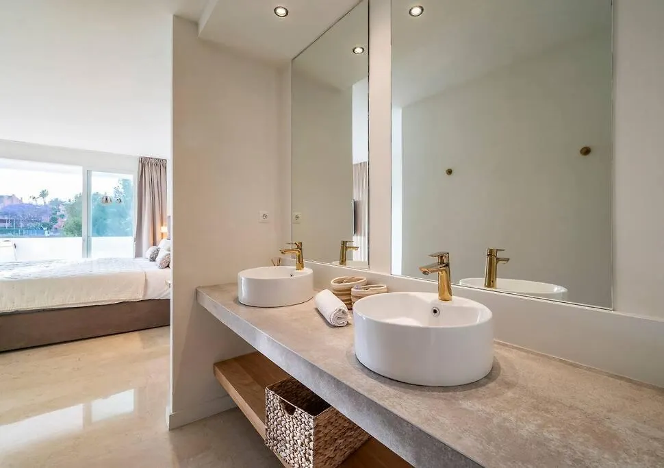 Modern Flat In Marbella, 2Br, Pool & Parking Apartment